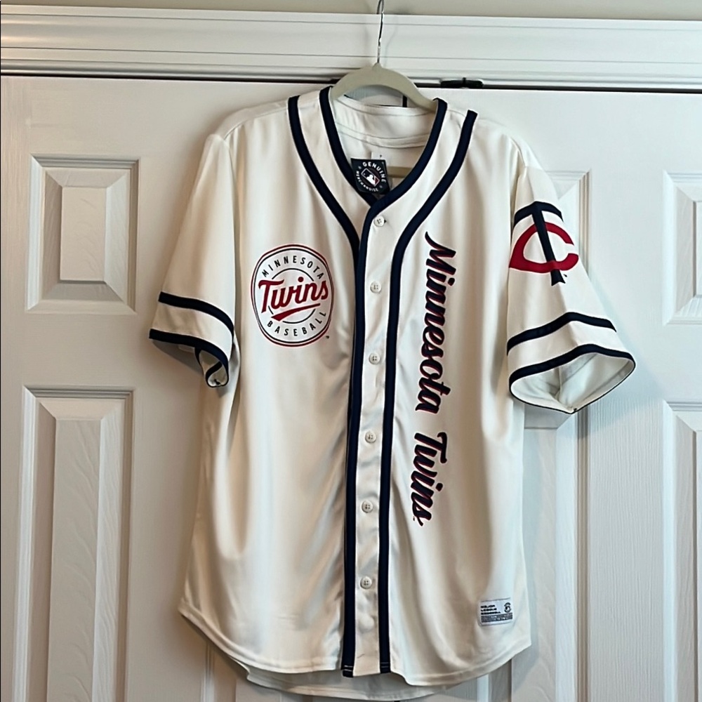 Minnesota Twins Baseball Jersey  
NWT Genuine Merchandise Size Large